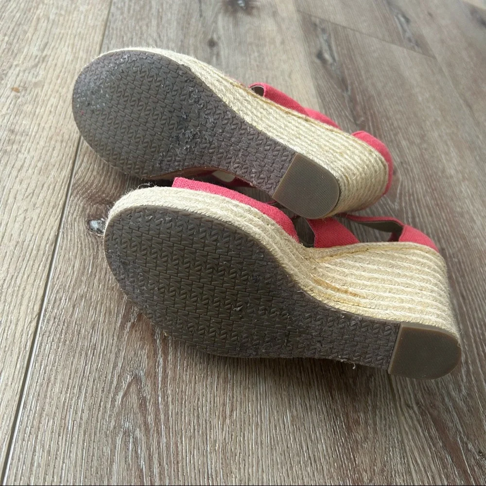 MICHAEL Michael Kors Wedges with Gold Zipper - Picture 9 of 10